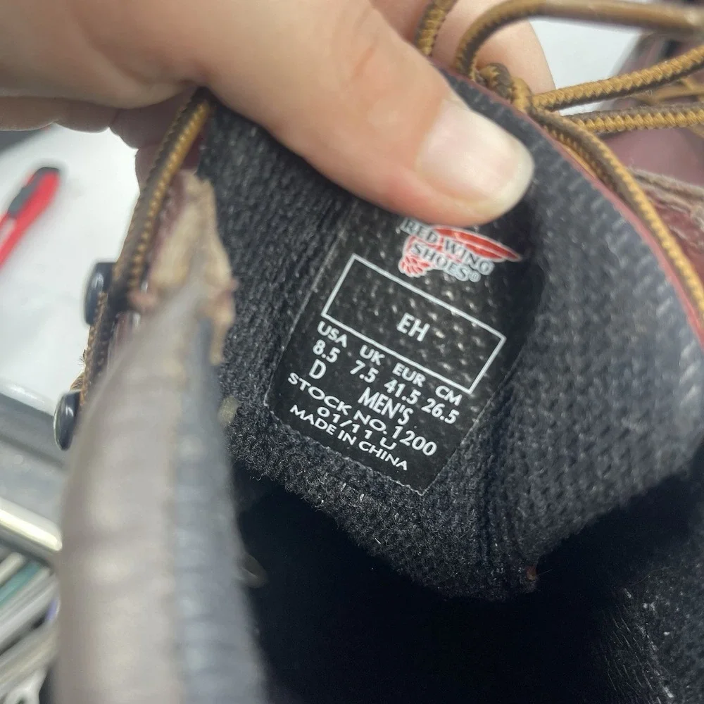 Red Wing Shoes shop confidence
